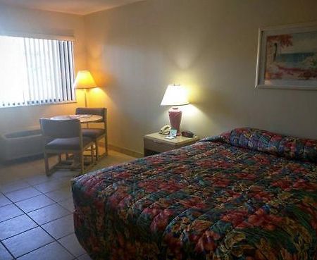 Cypress Cove Nudist Resort Poinciana Exteriör bild