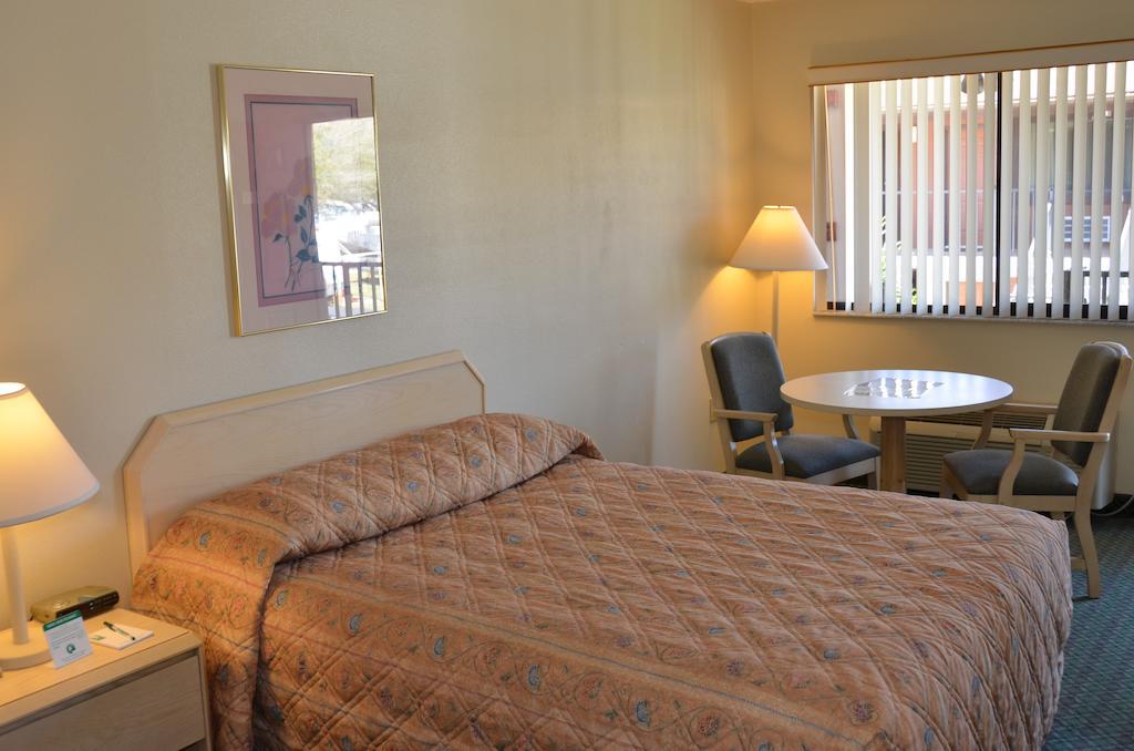 Cypress Cove Nudist Resort Poinciana Rum bild