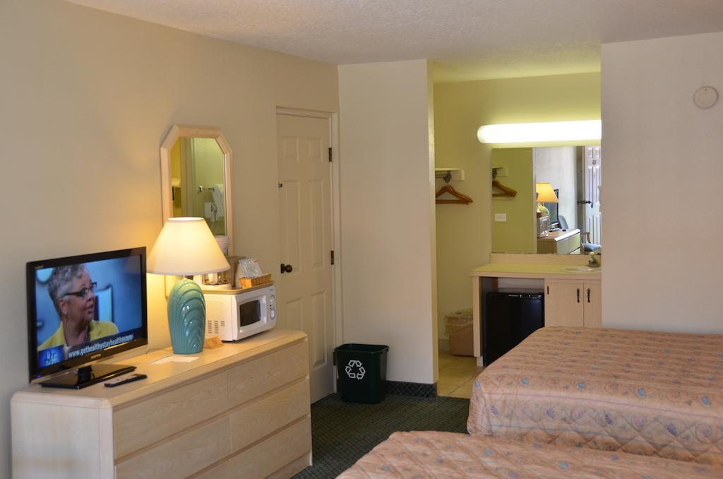 Cypress Cove Nudist Resort Poinciana Rum bild