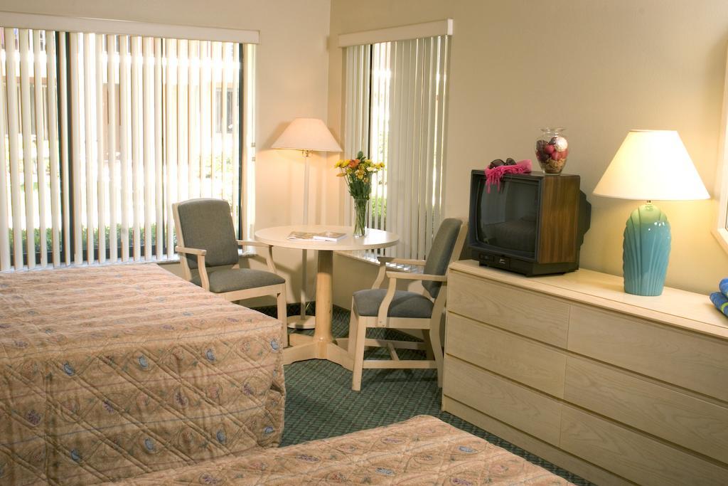 Cypress Cove Nudist Resort Poinciana Exteriör bild